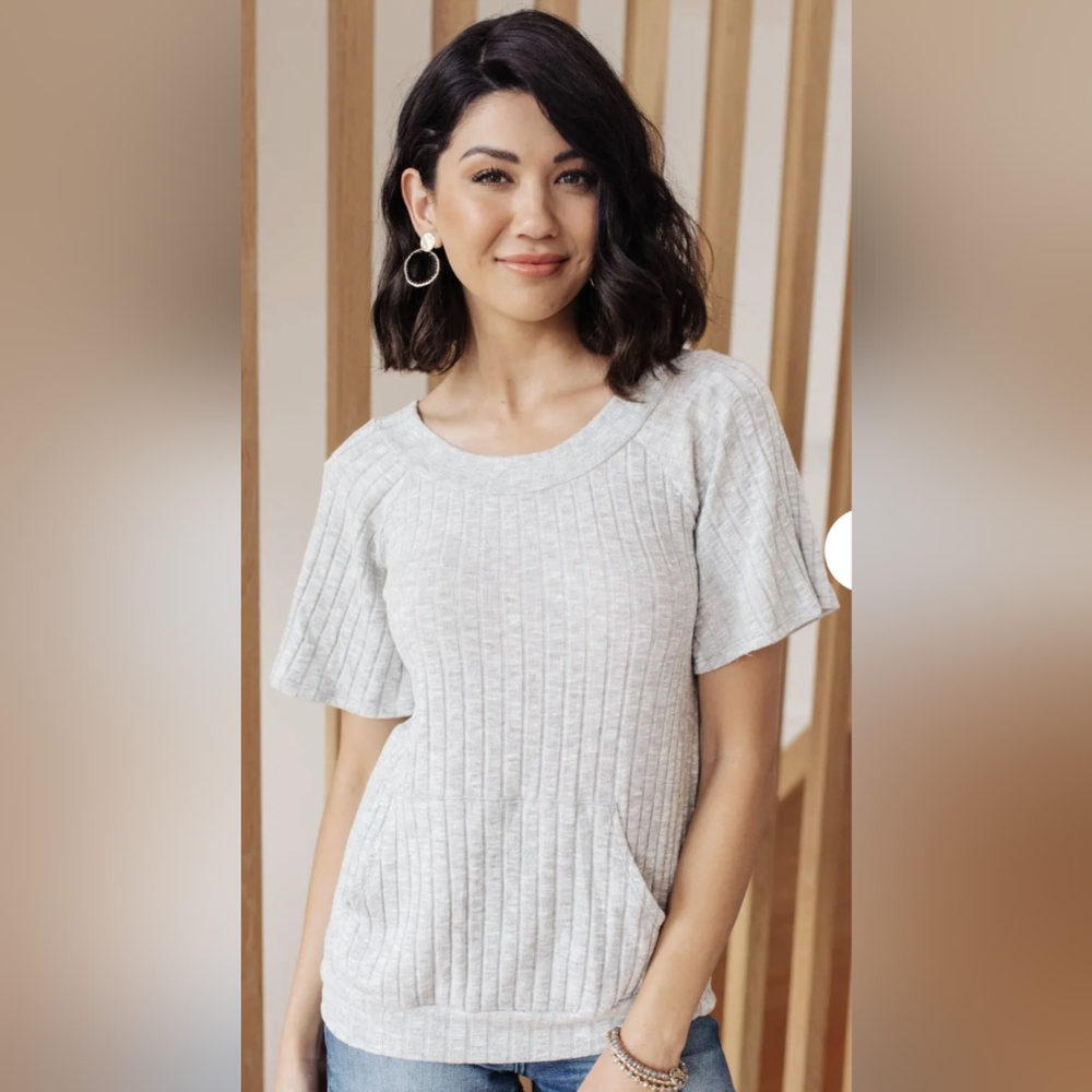 Soft & Subtle Top L - Picture 2 of 6